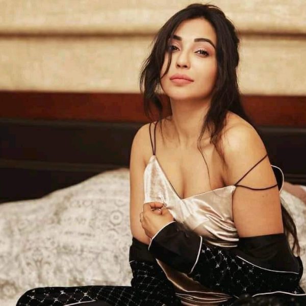 Party escort female in Lahore