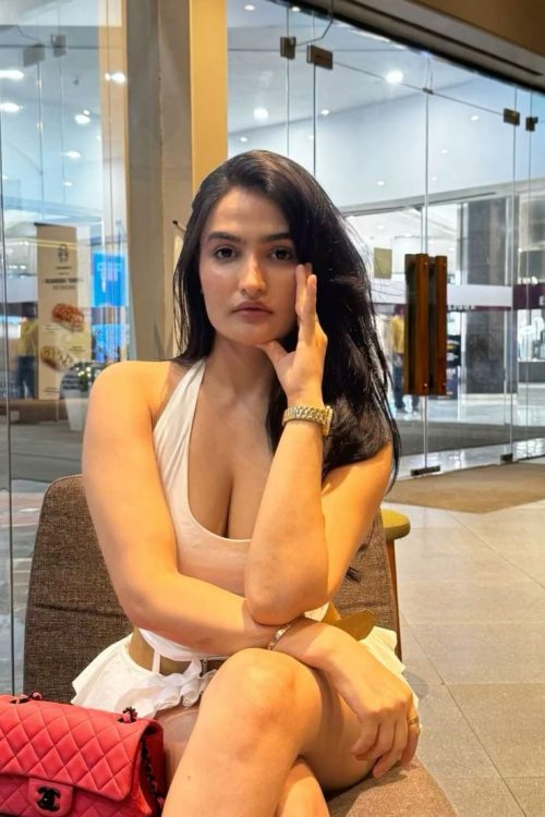 Online Escort in Lahore